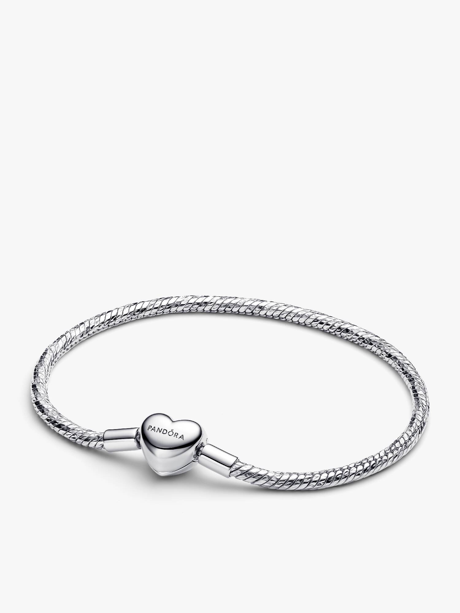 Brazalete de cadena de serpiente facetado con broche de corazón