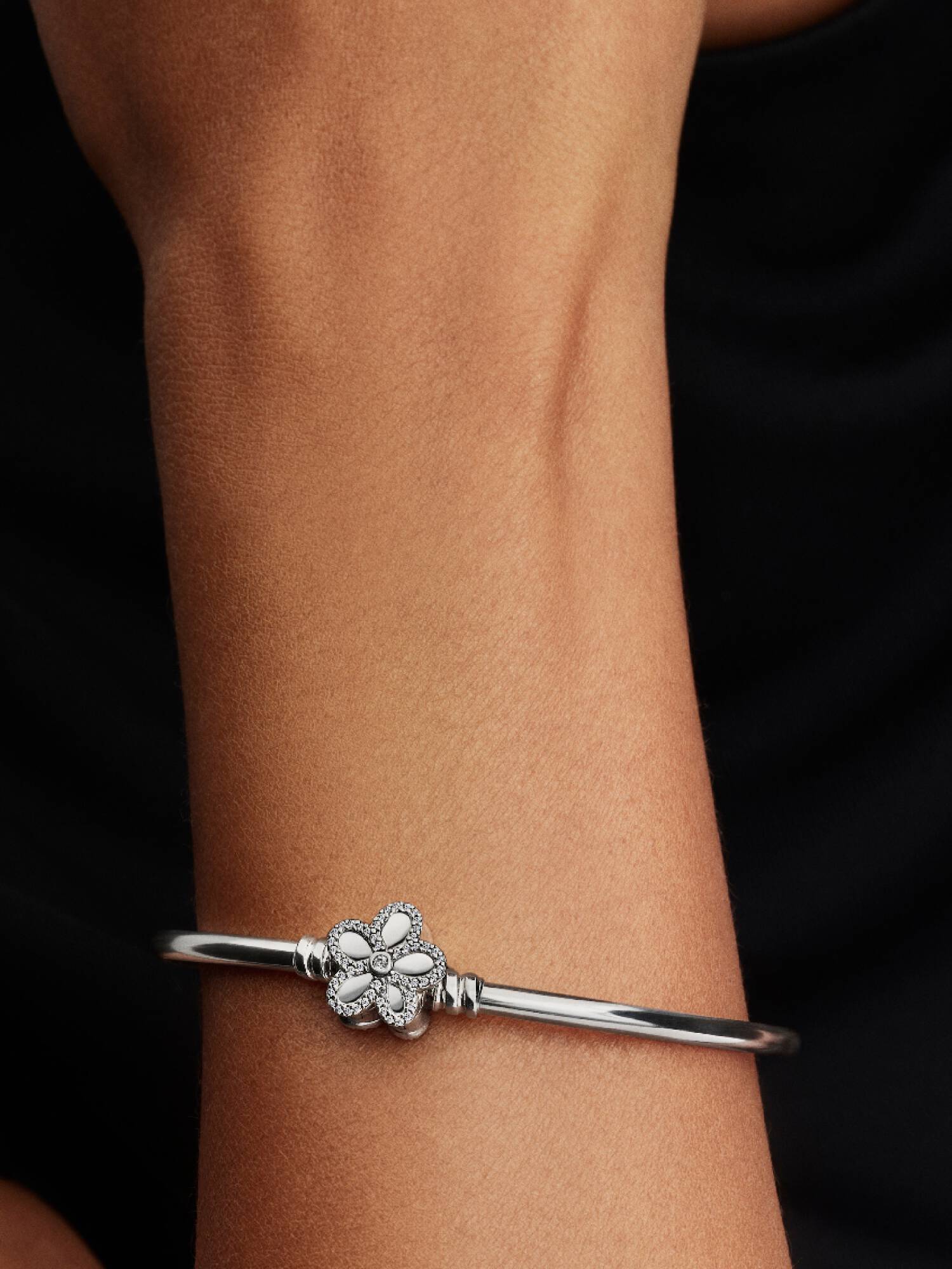 Brazalete Flor de pavé