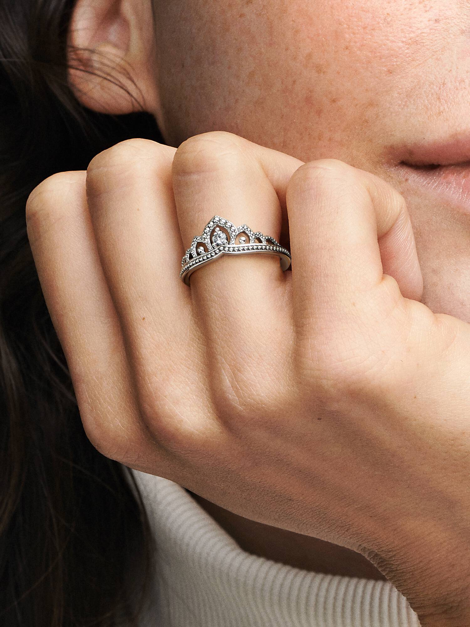 Anillo Tiara real con abalorios