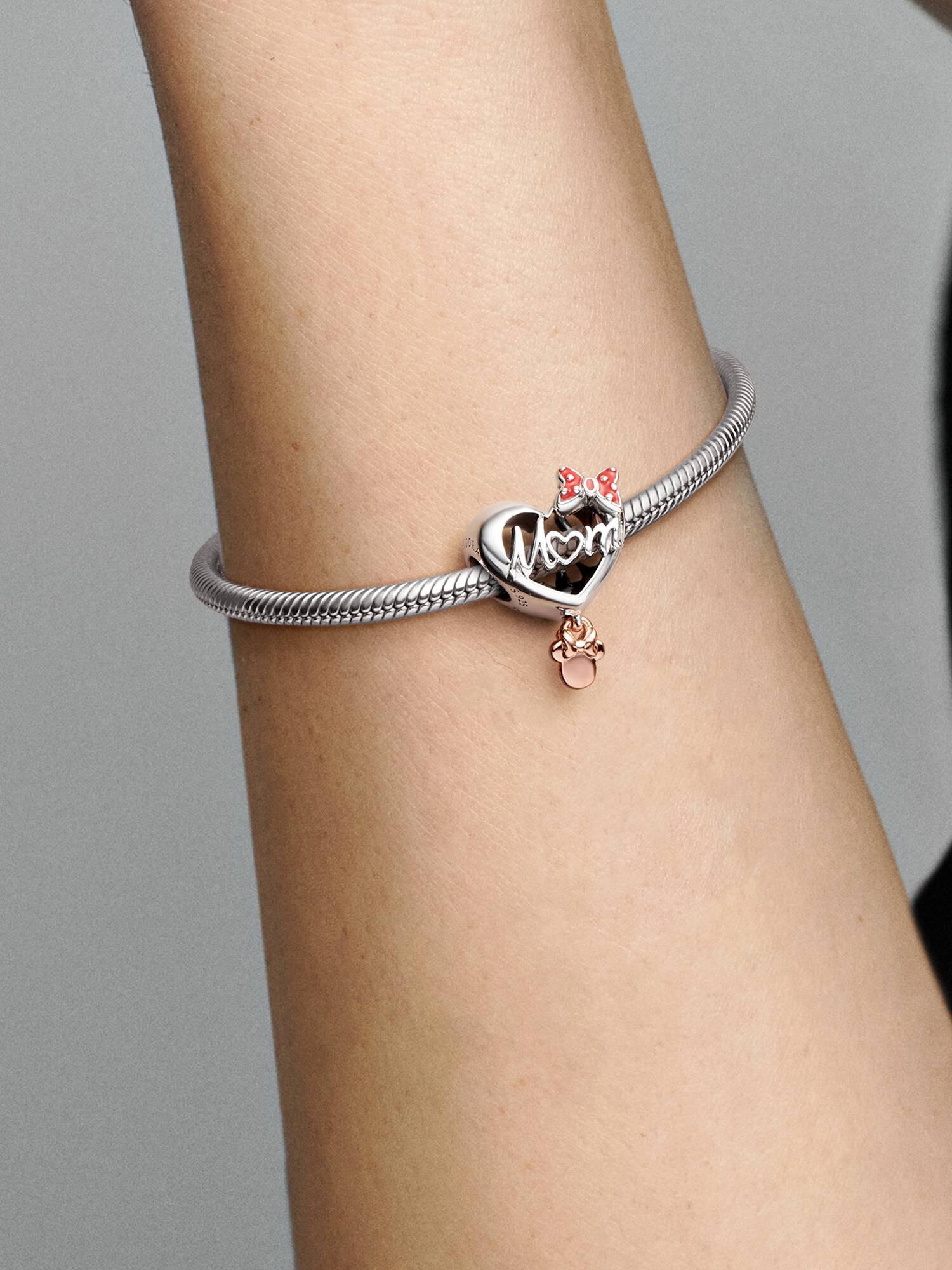 Charm Corazón de mamá con Minnie Mouse de Disney