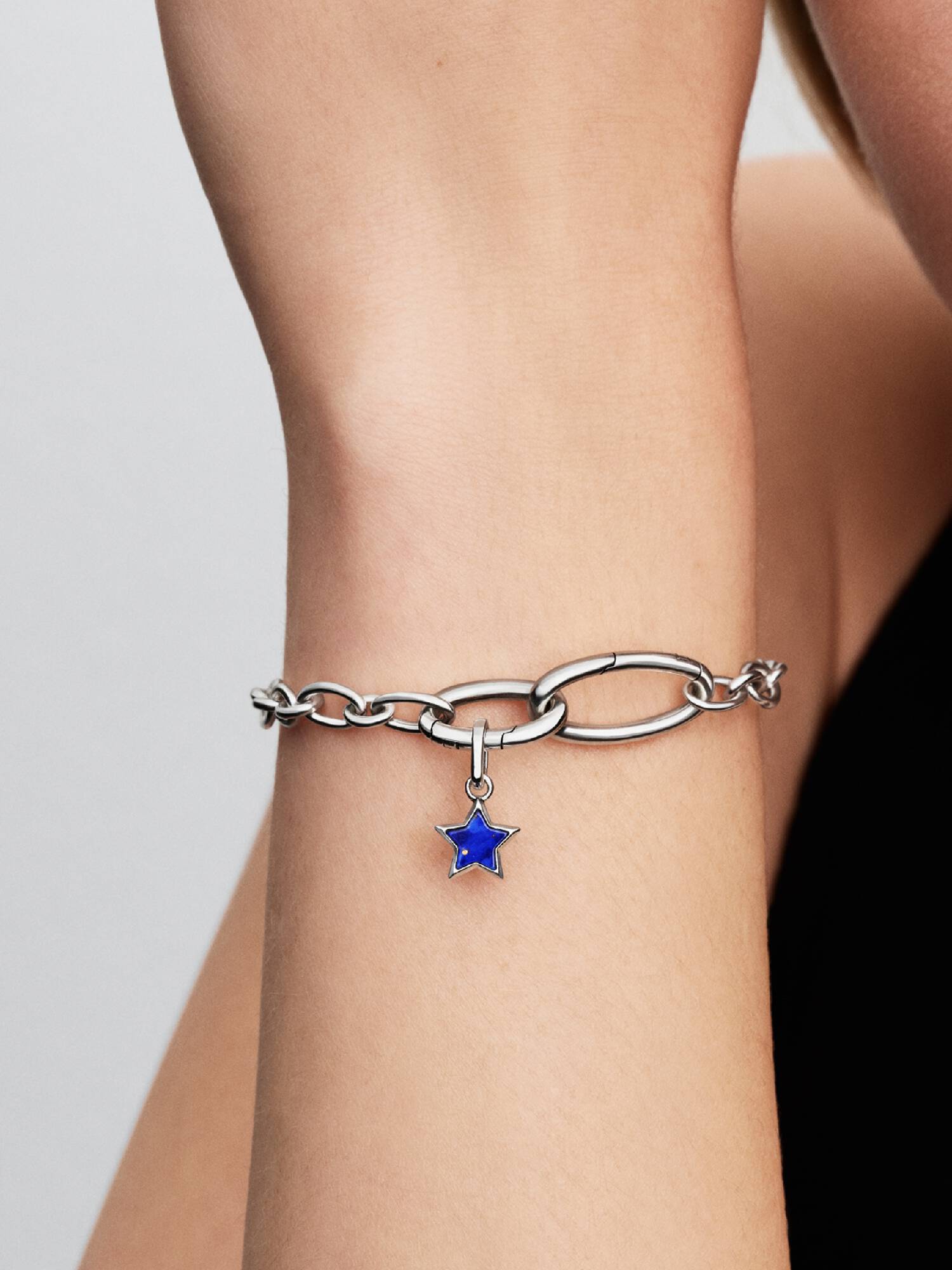 Mini charm colgante Estrella azul