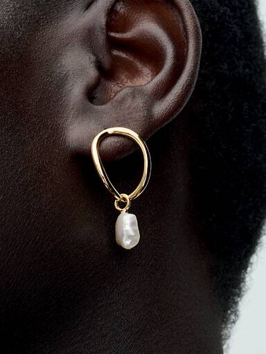 Aretes Círculo con forma orgánica y perlas barrocas cultivadas de agua dulce tratada