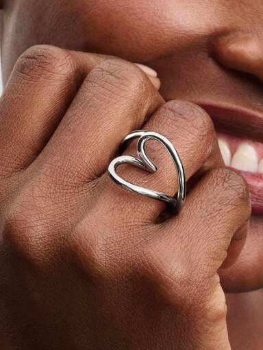 Anillo Corazón Forma Orgánica Plateado