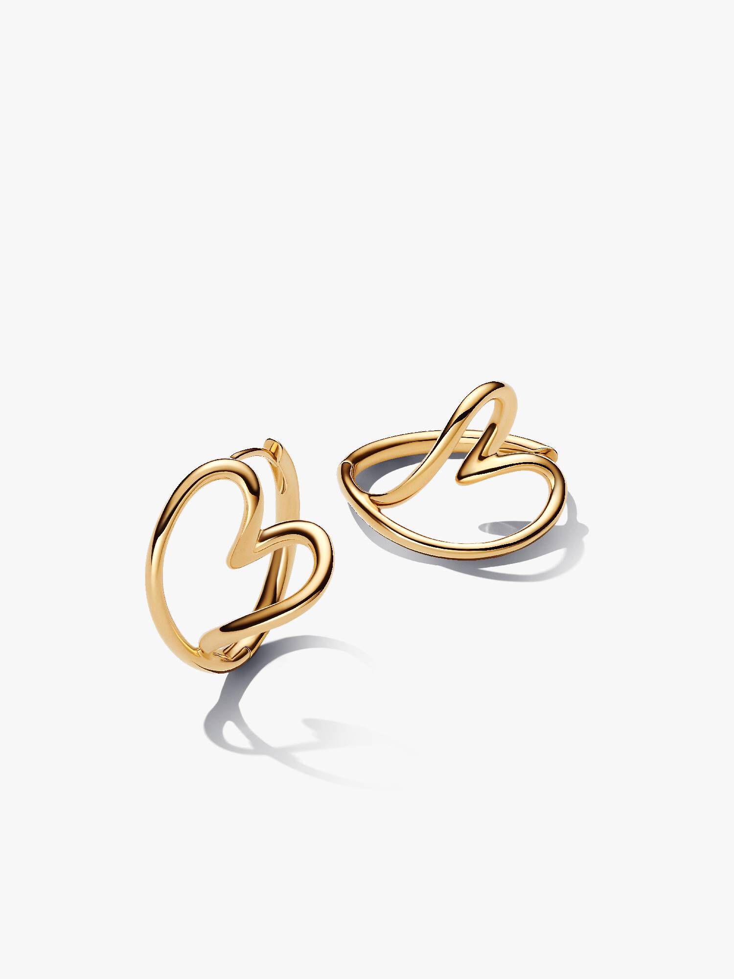 Aretes de aro corazón con forma orgánica