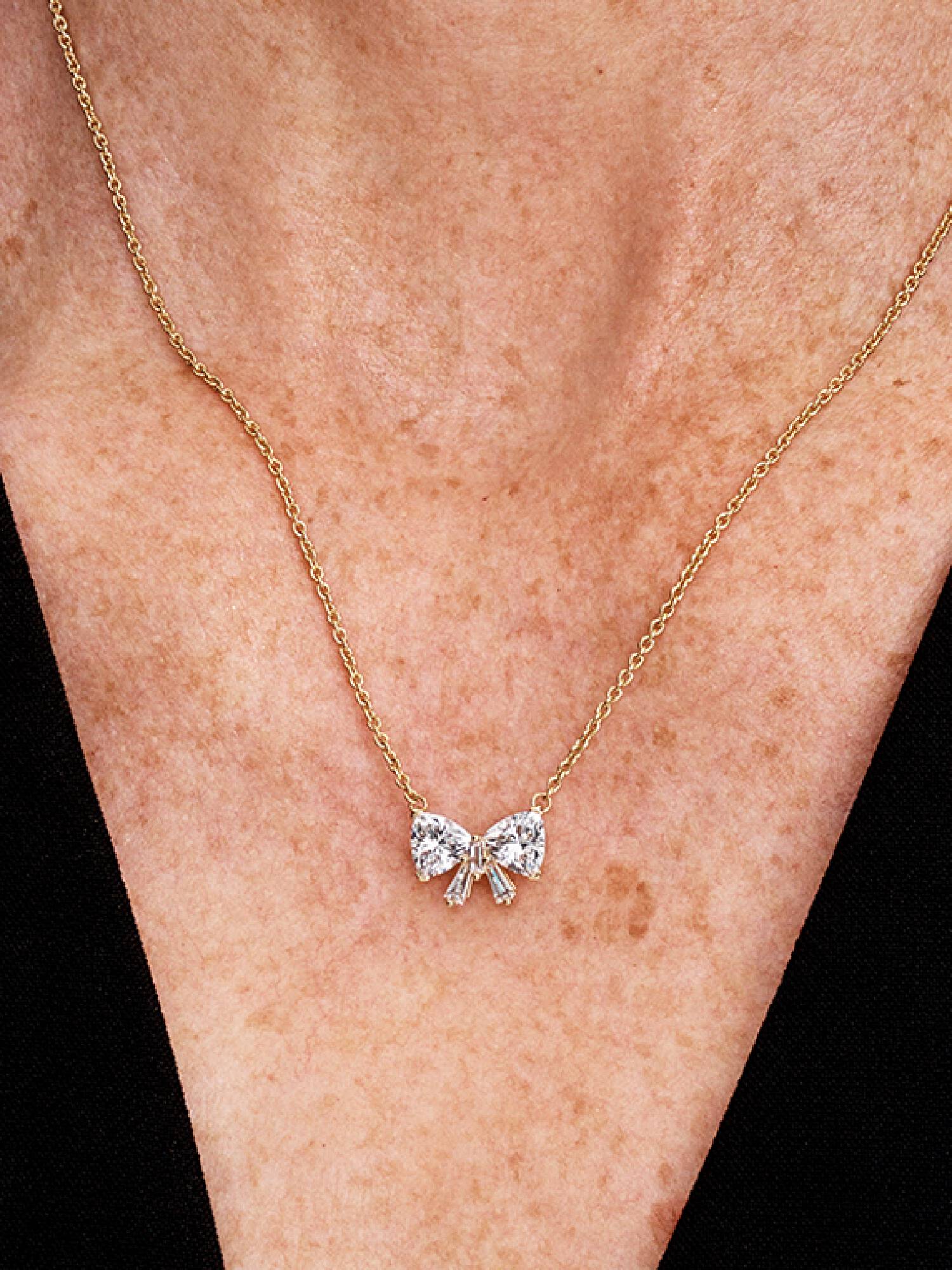 Collar Moño deslumbrante
