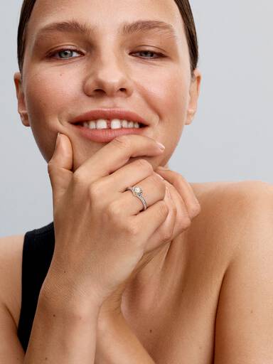 Anillo Concha con Perla Cultivada de Agua Dulce Tratada de Princesa Ariel de Disney