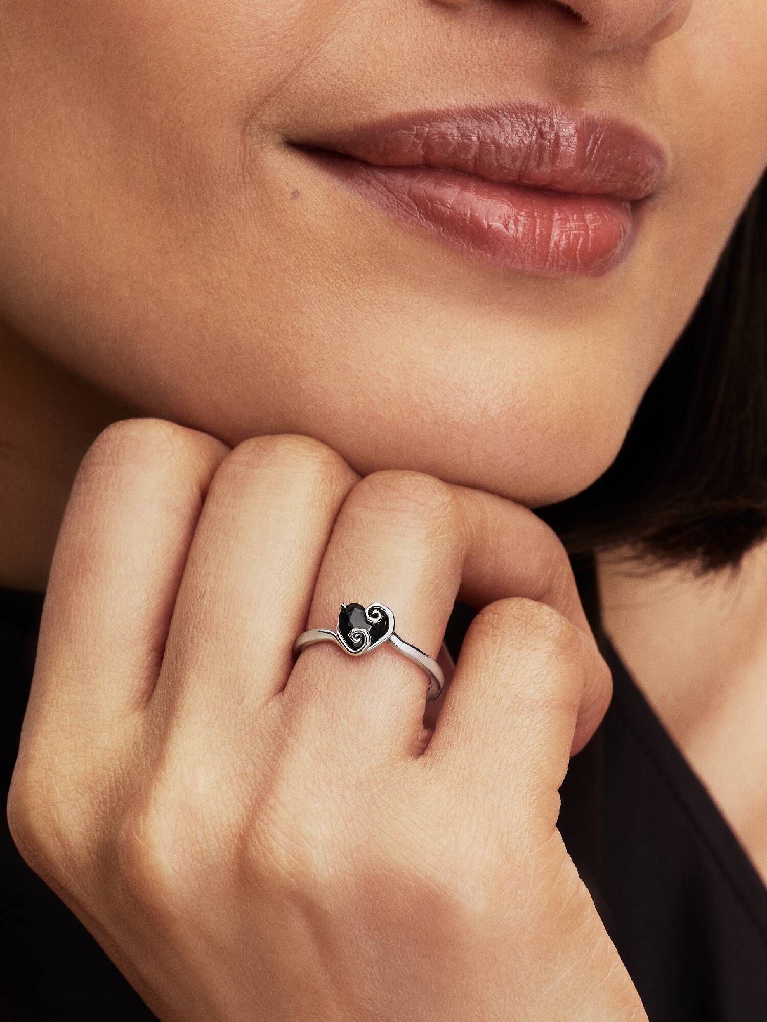 Anillo Corazón Negro de Jack del Extraño Mundo de Jack de Disney 