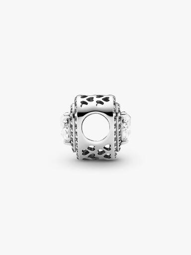 Charm Corazones relucientes en niveles