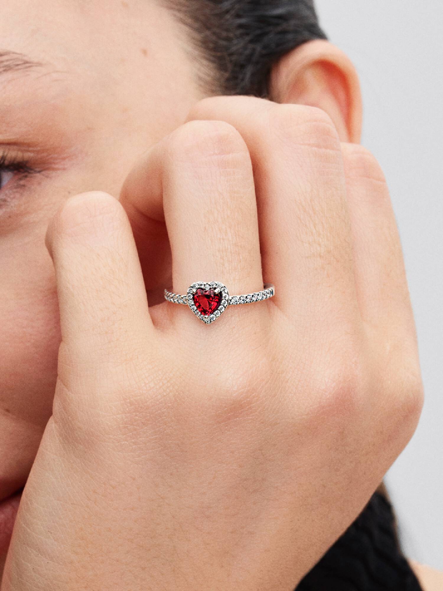 Anillo Corazón elevado rojo