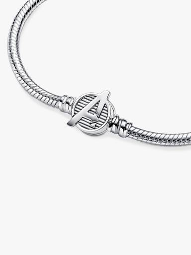 Brazalete Pandora Moments cadena de serpiente con broche con logotipo de The Avengers de Marvel