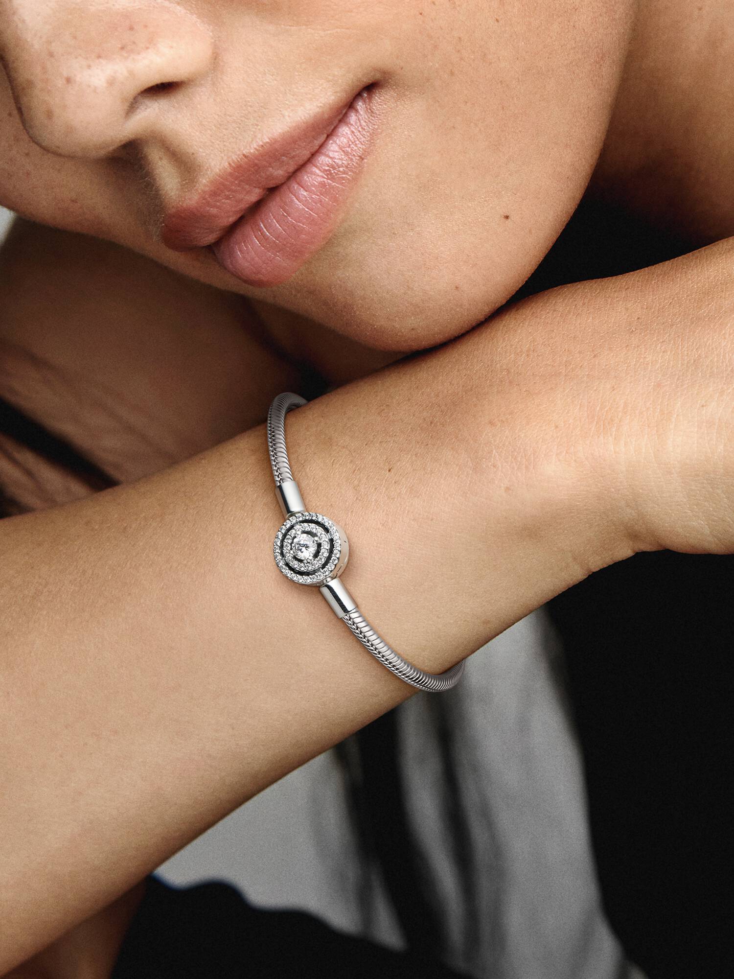 Brazalete Cadena de Serpiente con Halo