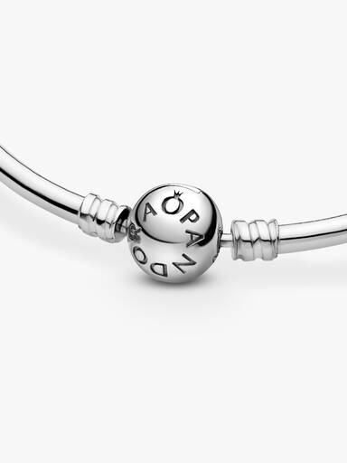 Brazalete rígido con broche de logo