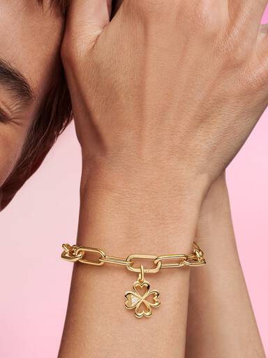 Charm Medallón Corazón Trébol de Cuatro Hojas Pandora ME