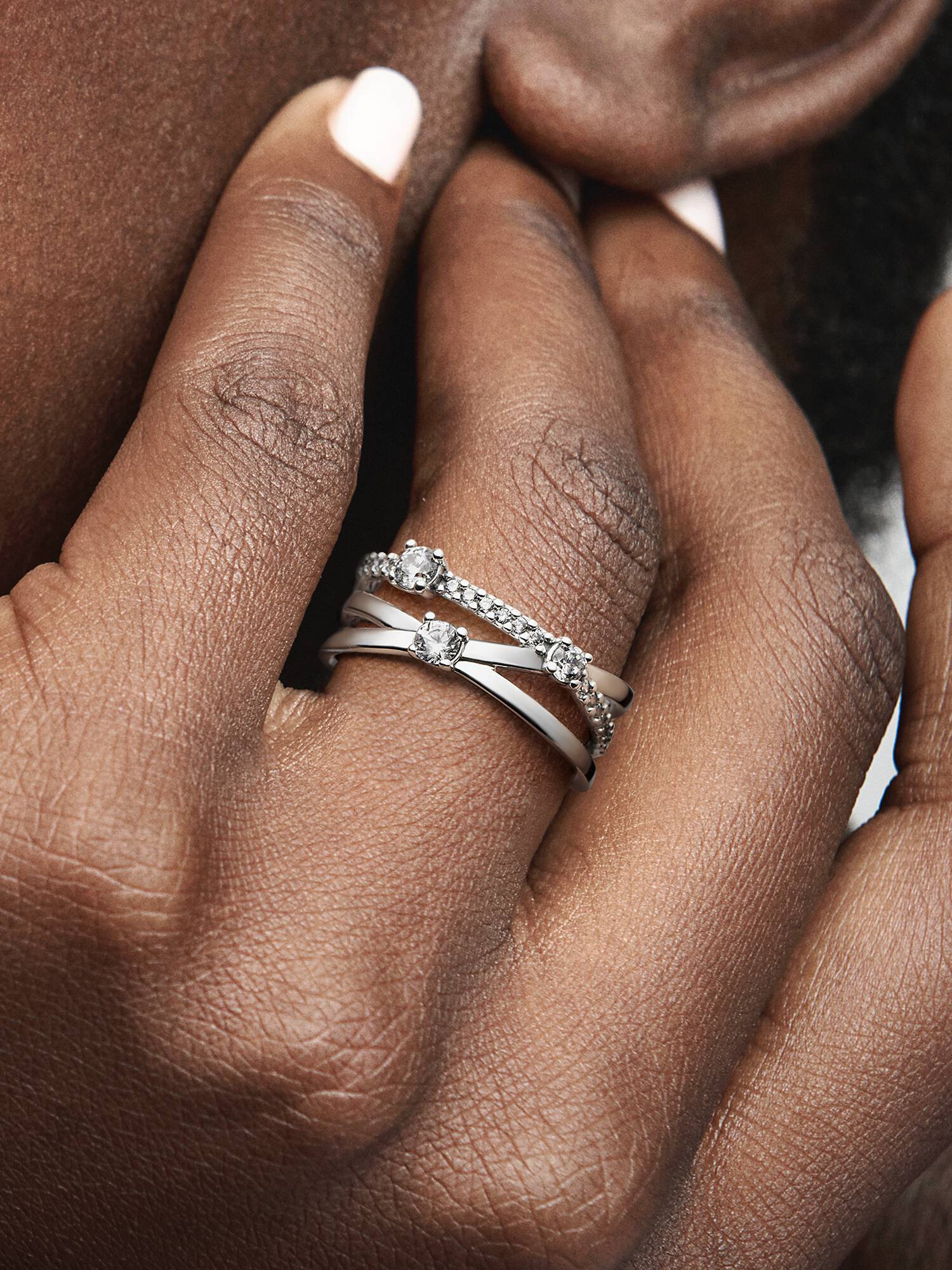 Anillo Banda triple resplandeciente