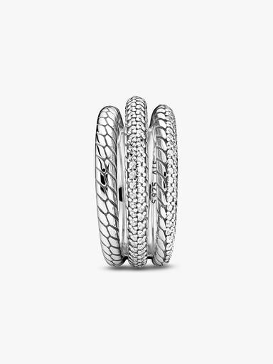 Anillo de banda triple con patrón de cadena de serpiente en pavé