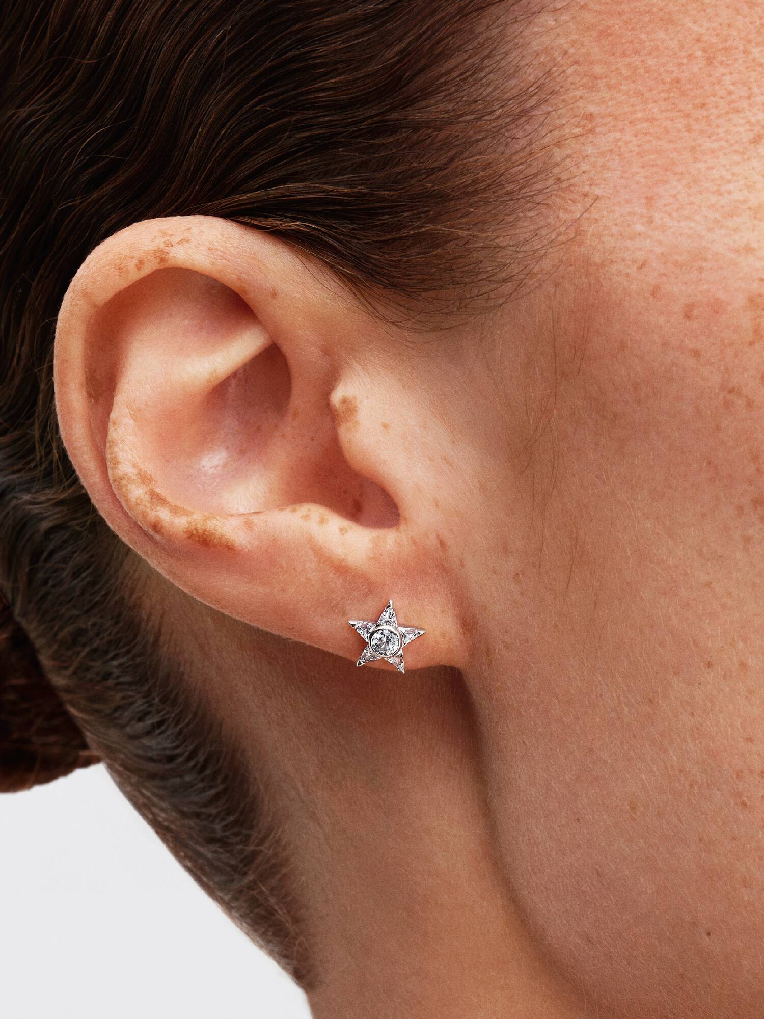 Aretes de botón Estrella Brillante
