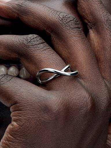 Anillo Infinito Forma Orgánica