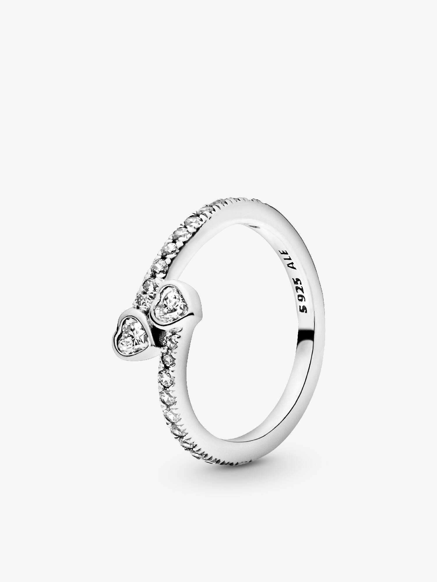 Anillo de dos corazones brillantes