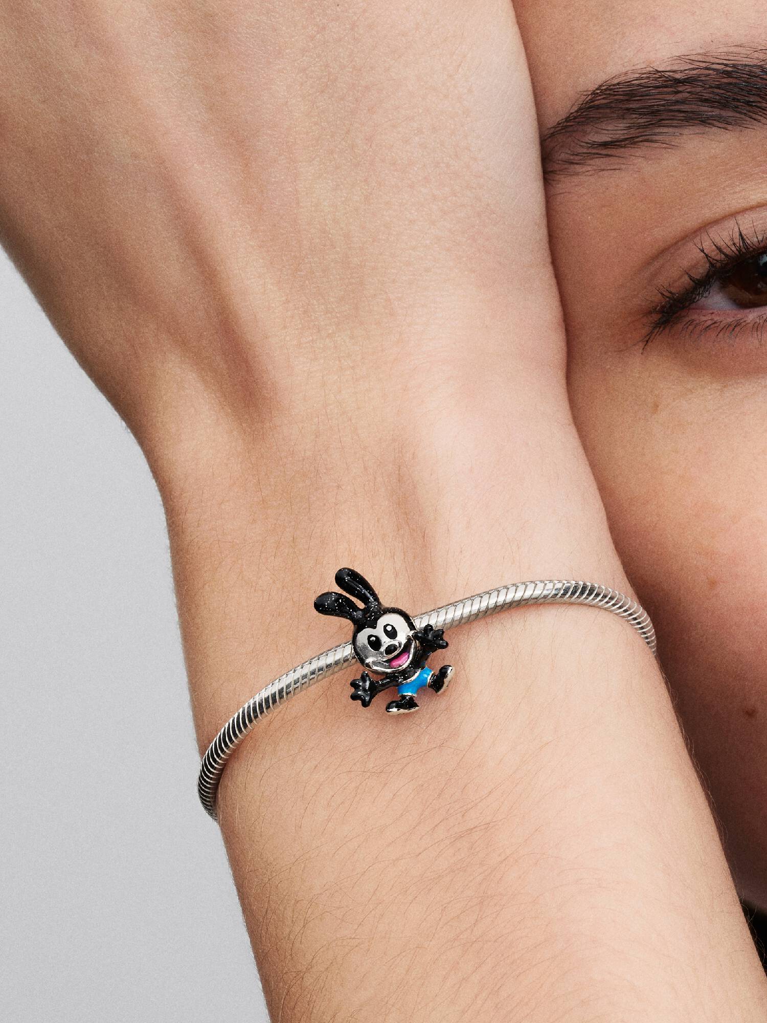 Charm Oswald el Conejo de la Suerte de Disney
