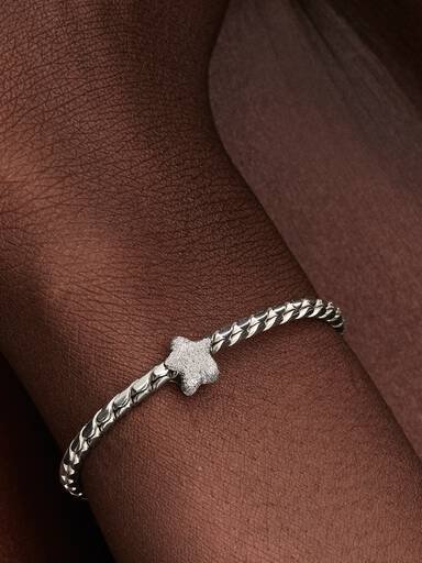 Mini Charm Estrella con textura