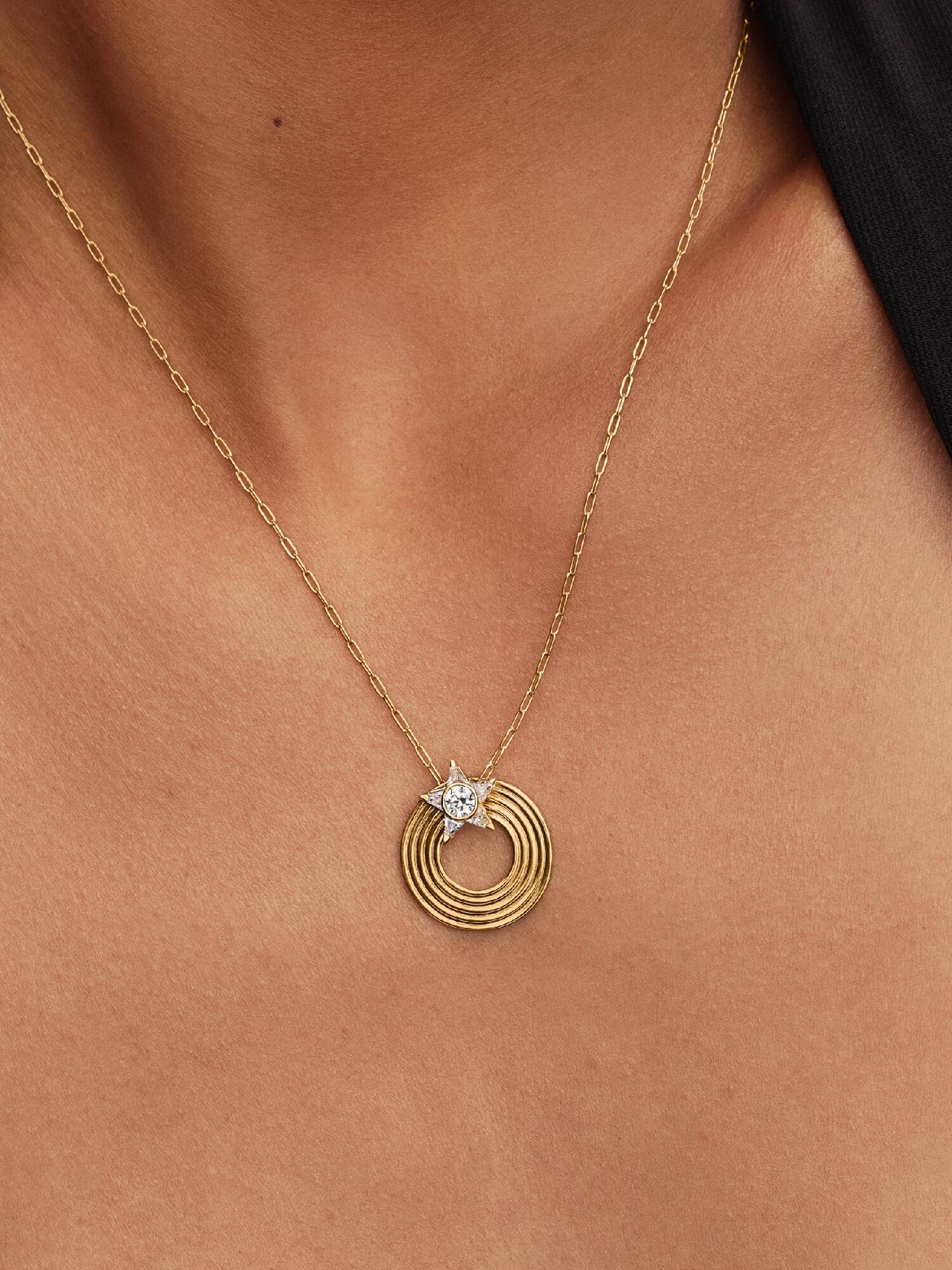 Collar con pendiente Estrella Fugaz reluciente