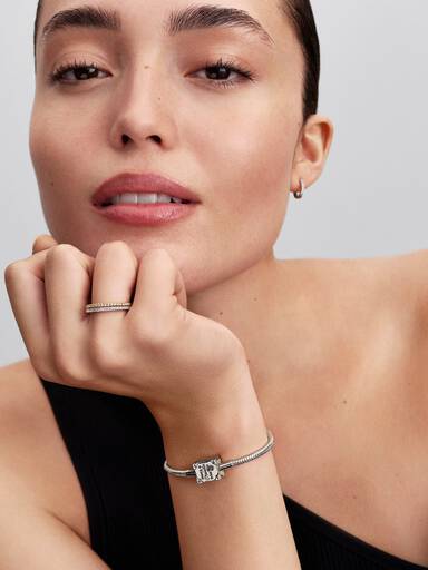 Brazalete de cadena de serpiente con broche diario princesa de Disney