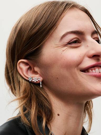 Aretes de botón Racimo herbario reluciente