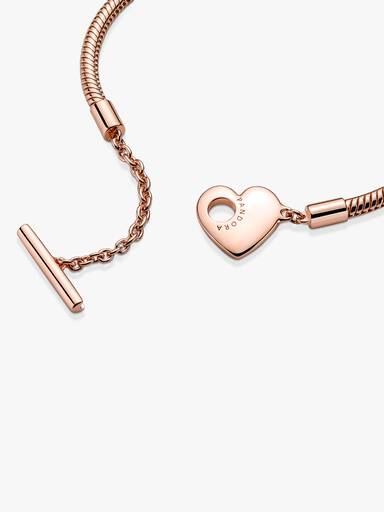 Brazalete cadena de serpiente con barra T Pandora Moments con corazón