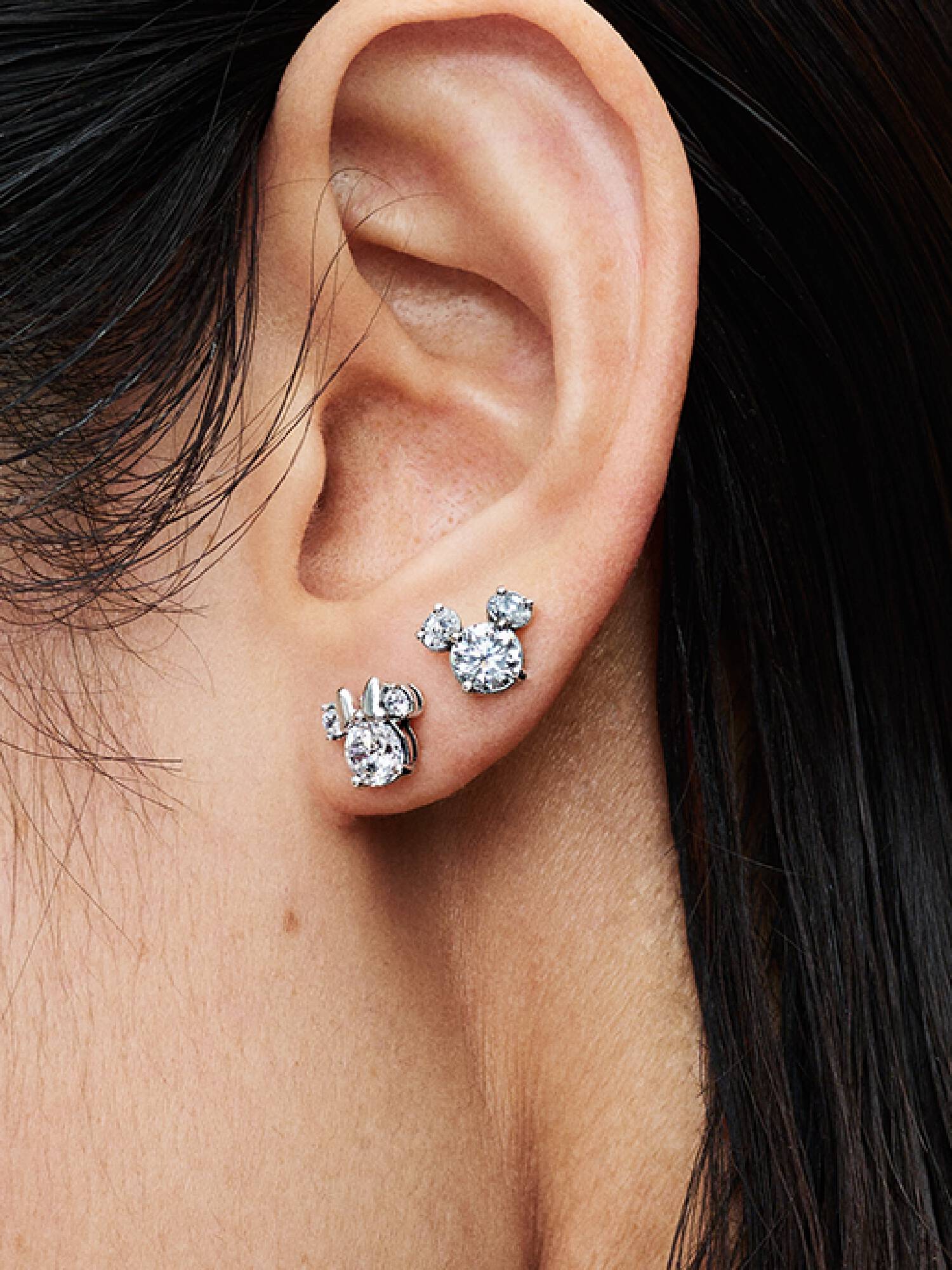 Aretes de botón Mickey Mouse y Minnie Mouse Brillantes de Disney