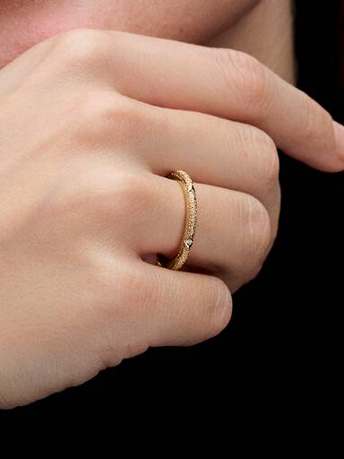 Anillo Textura y Gemas