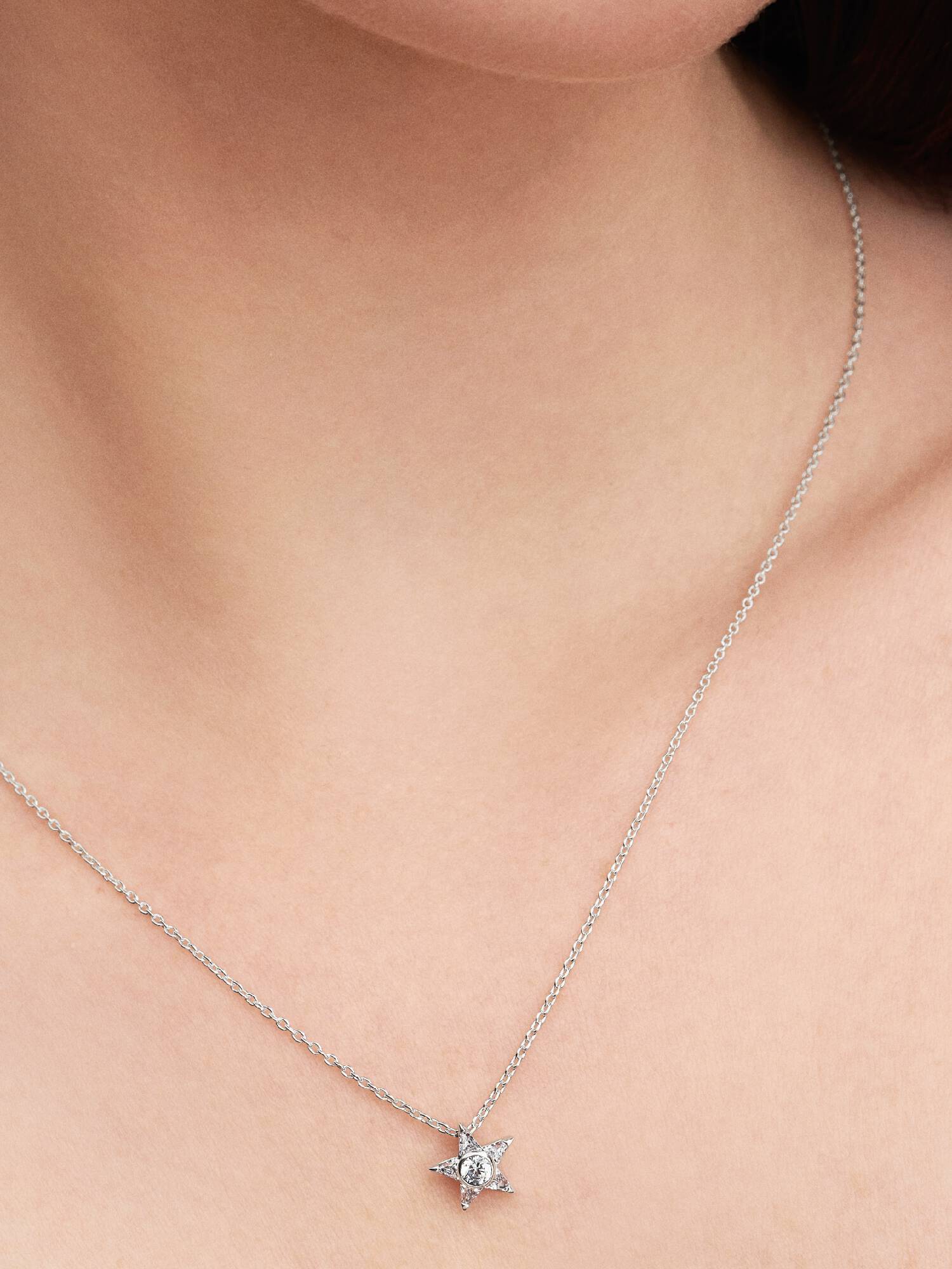 Collar con Dije Calado Estela Reluciente