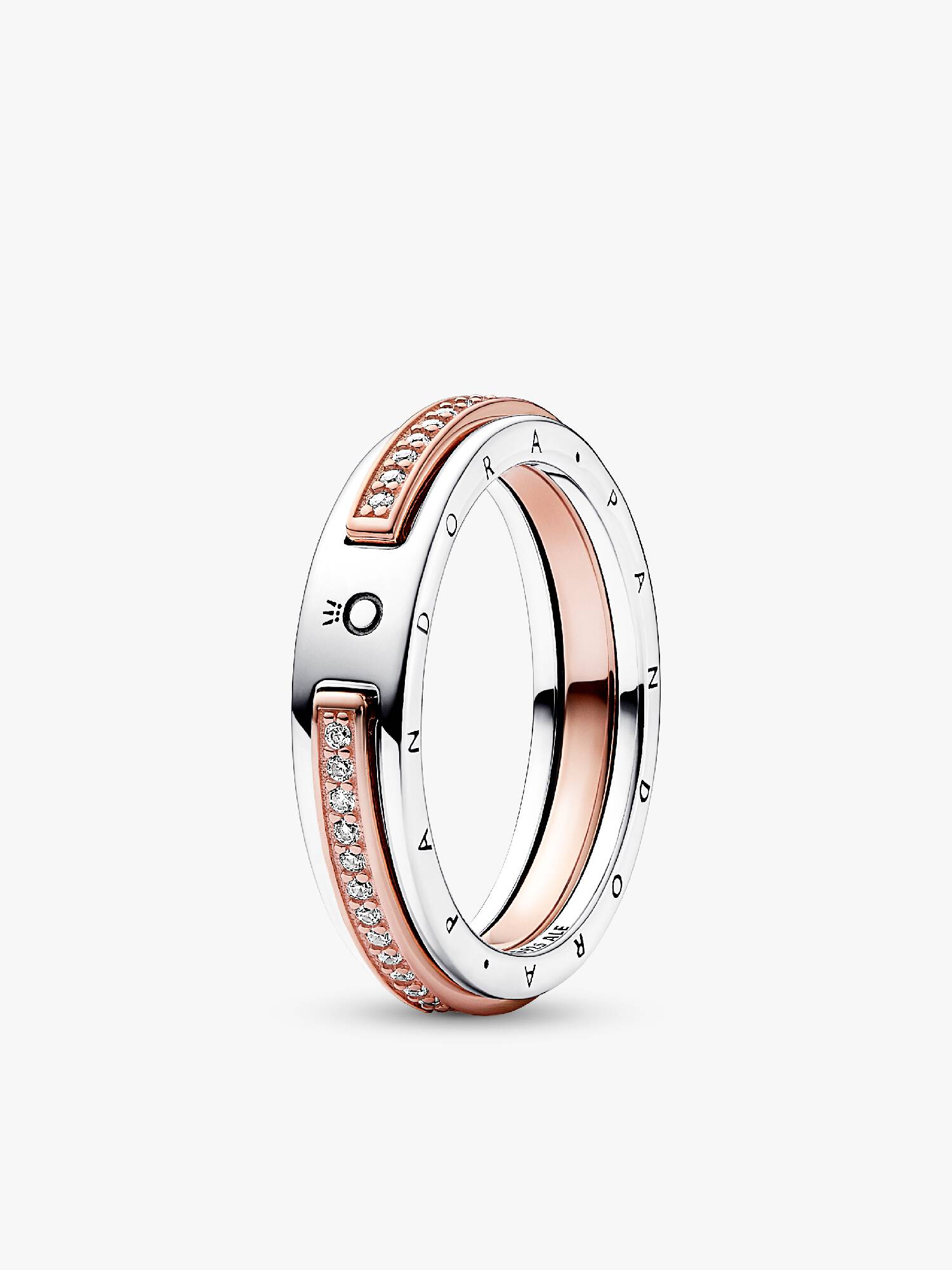 Anillo de dos tonos con logo y pavé de Pandora Signature