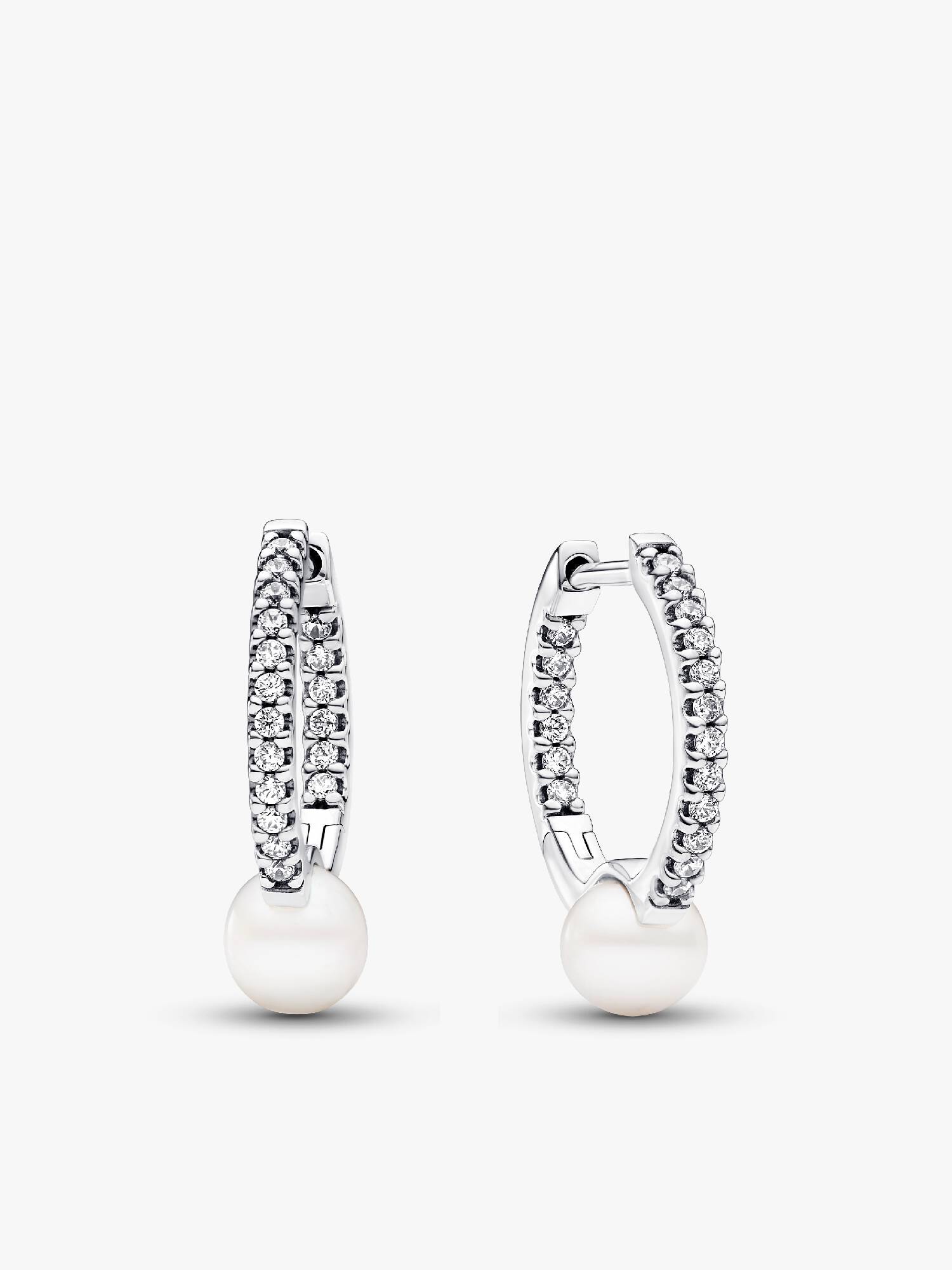 Aretes de Aro Perlas Cultivadas de Agua Dulce Tratada y Pavé