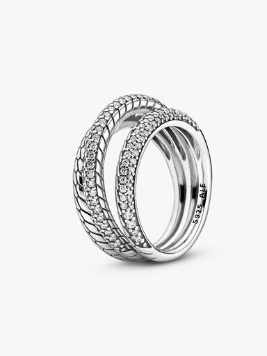 Anillo de banda triple con patrón de cadena de serpiente en pavé