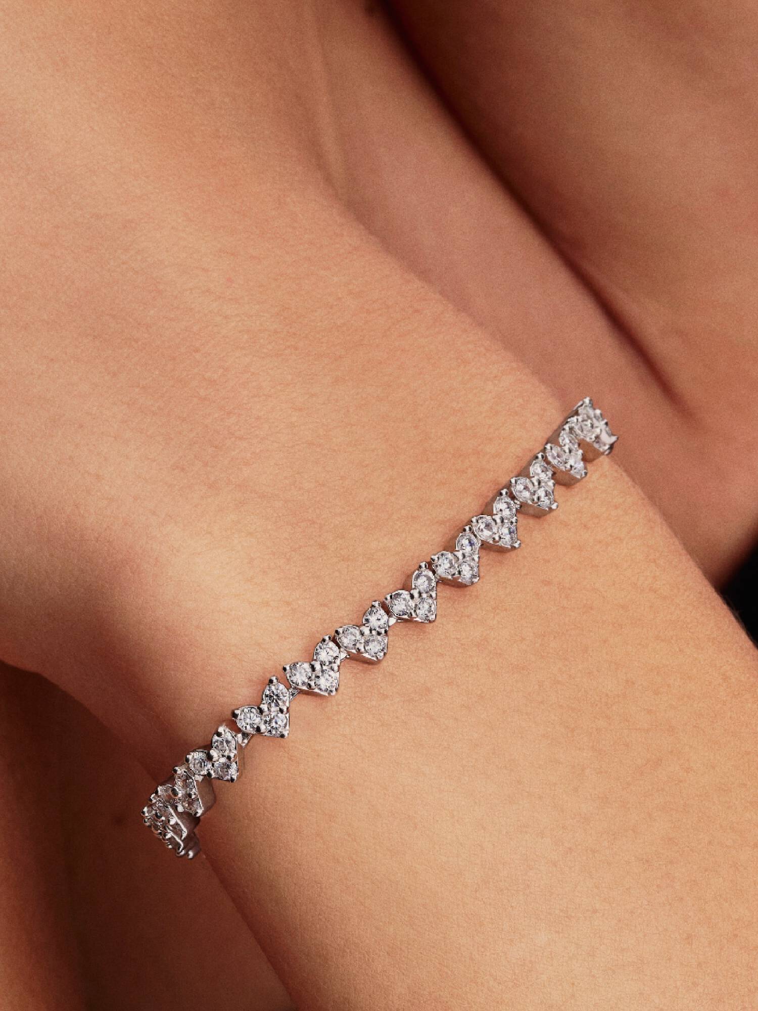 Brazalete Corazón con tres piedras