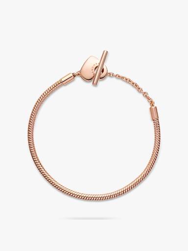 Brazalete cadena de serpiente con barra T Pandora Moments con corazón