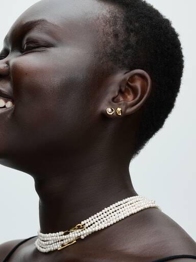 Aretes de botón Óvalo con forma orgánica y perlas cultivadas de agua dulce tratada