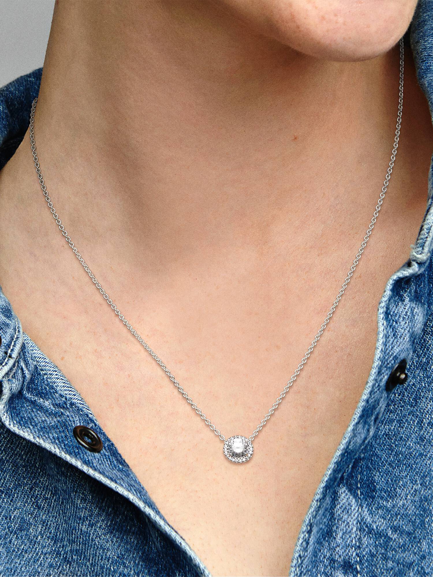 Collar con halo redondo brillante