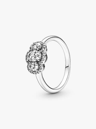 Anillo clásico Tres piedras
