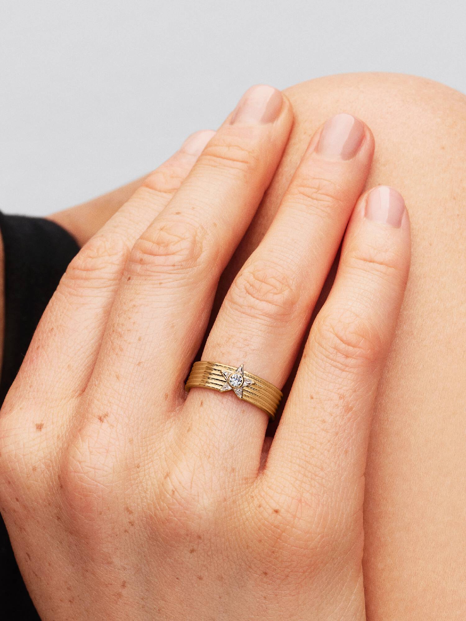 Anillo de Banda Ancha Estrella Fugaz Reluciente 