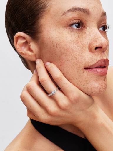 Anillo Estrella reluciente talla baguette