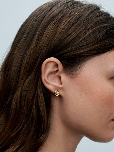 Aretes de botón Óvalo con forma orgánica y perlas cultivadas de agua dulce tratada