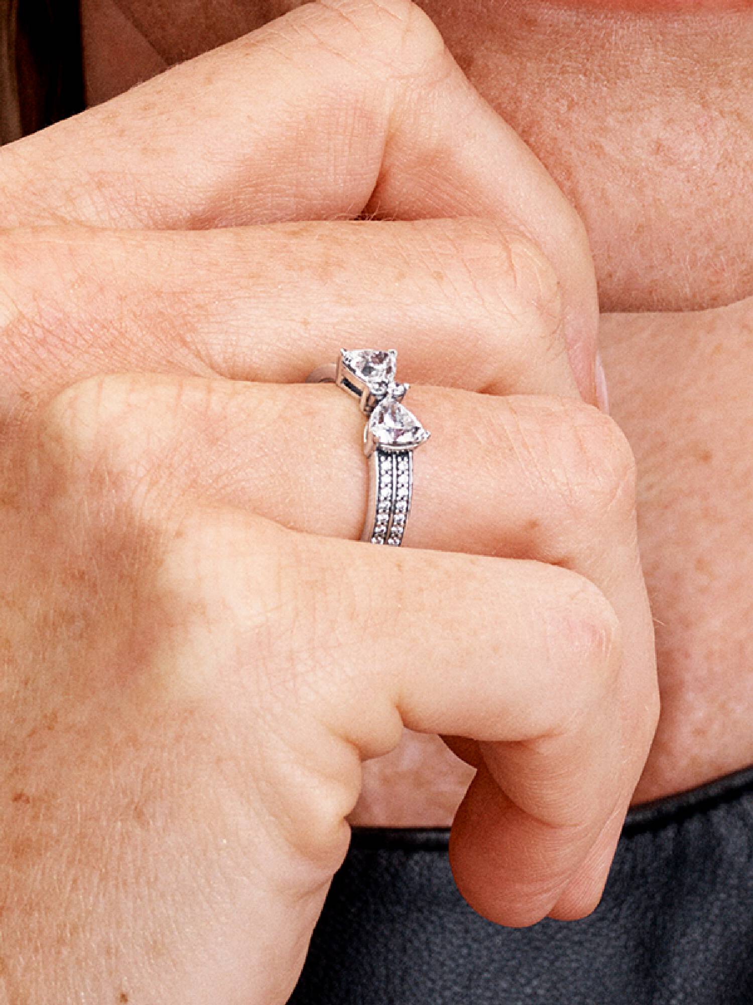 Anillo Doble Fila Moño Brillante