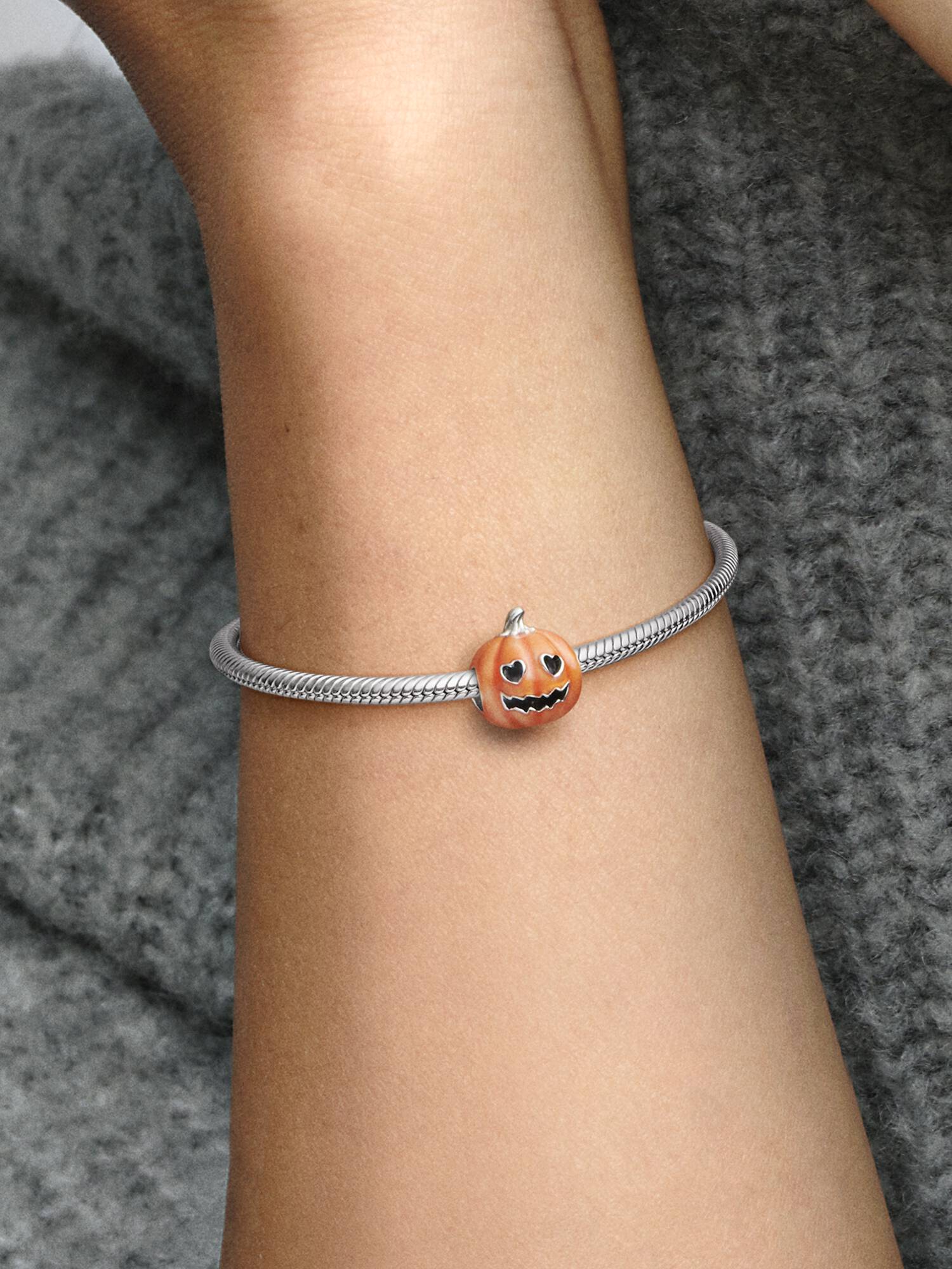 Charm Calabaza Espeluznante que brilla en la oscuridad