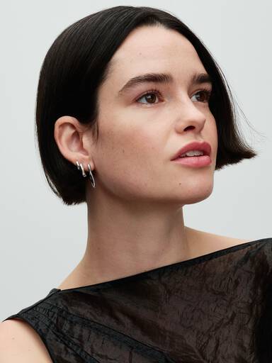 Aretes de aro Abiertos con forma orgánica en V