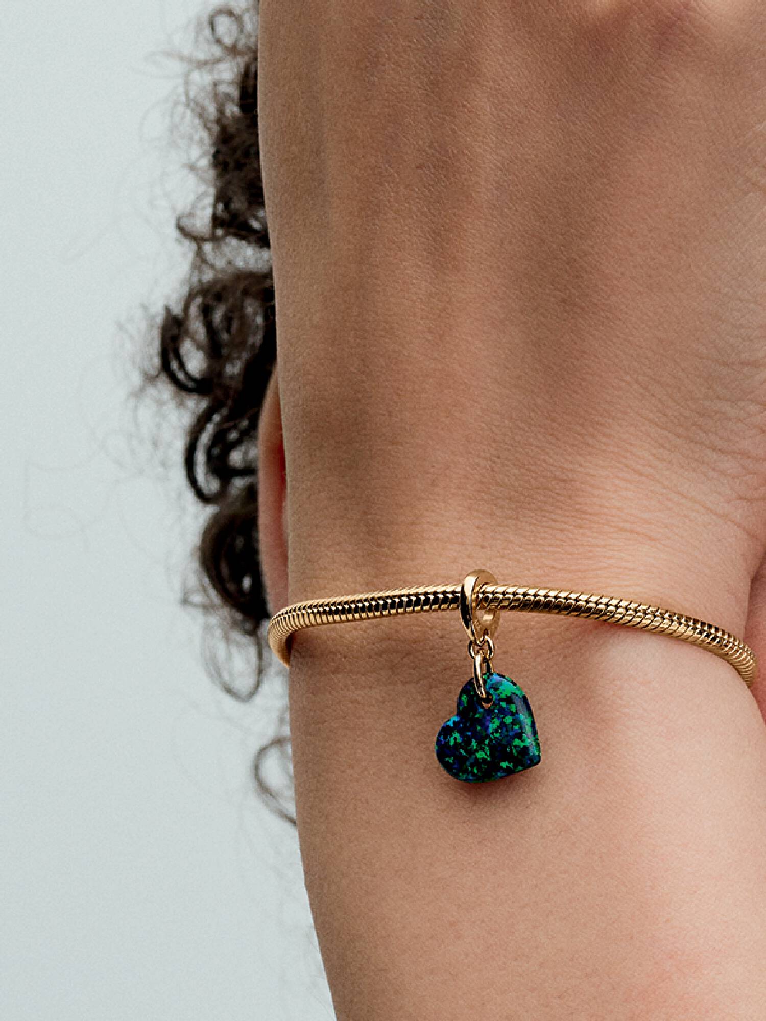 Charm Colgante Corazón Verde Opalescente