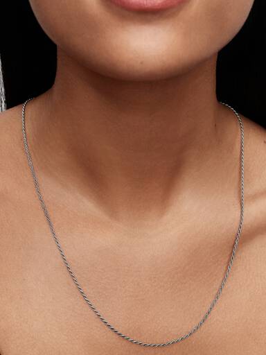 Collar de cadena de cuerda