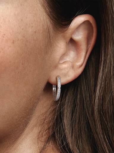 Aretes de aro con logo Brillo esplendoroso