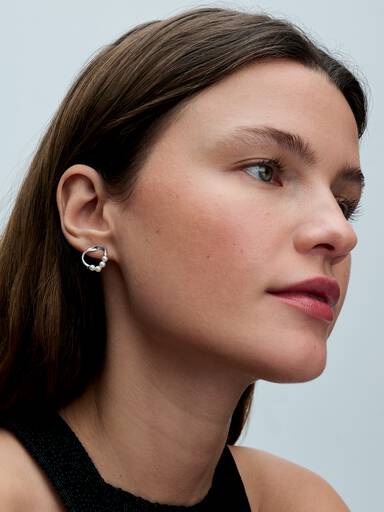 Aretes de botón Círculo con forma orgánica y perlas cultivadas de agua dulce tratada