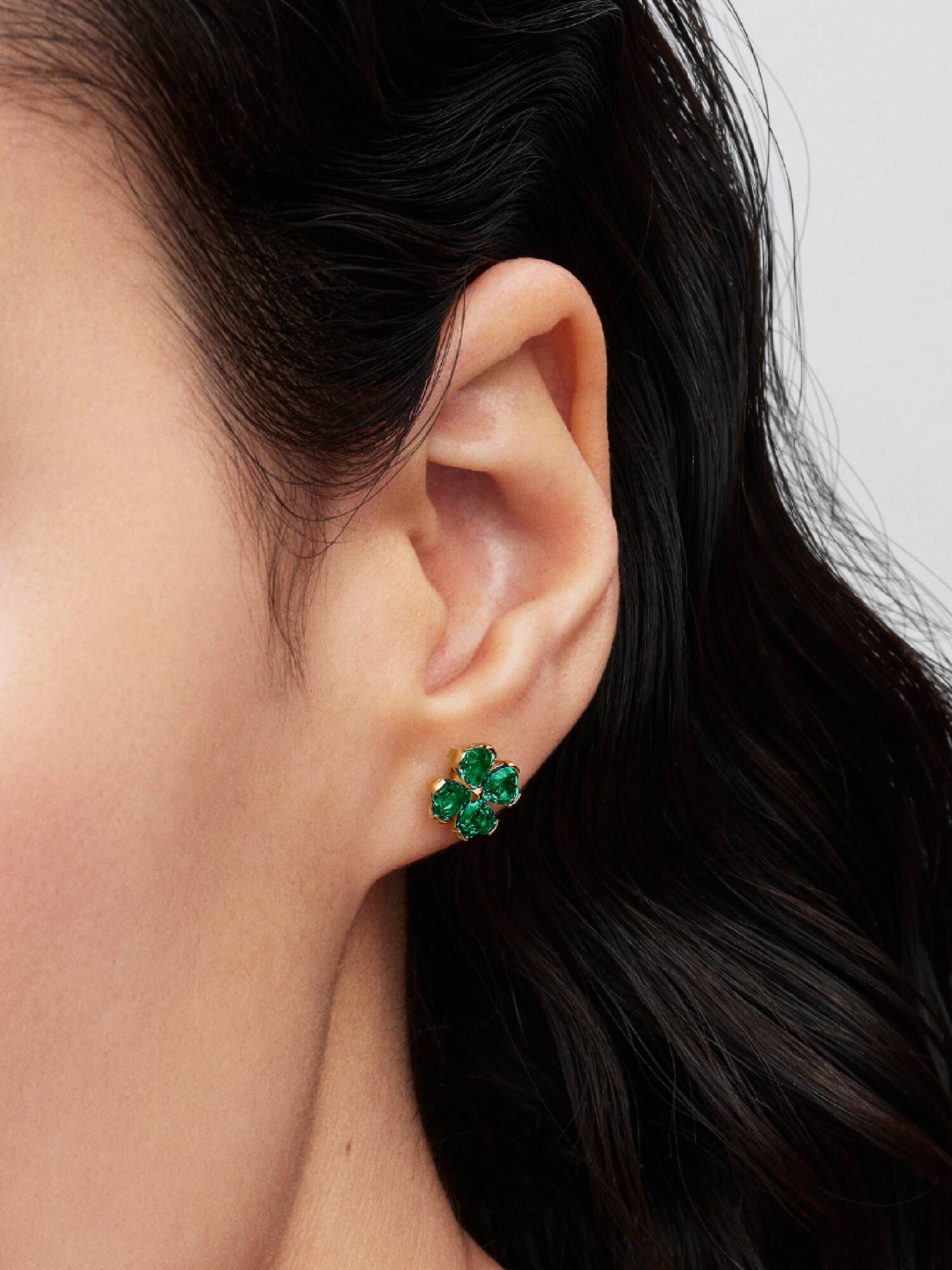 Aretes de botón Trébol de la suerte verde